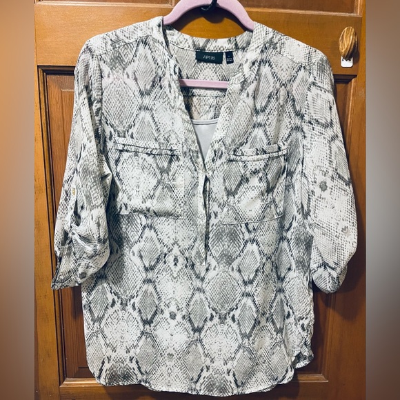 Snake print blouse with under tank size Small - Picture 1 of 5